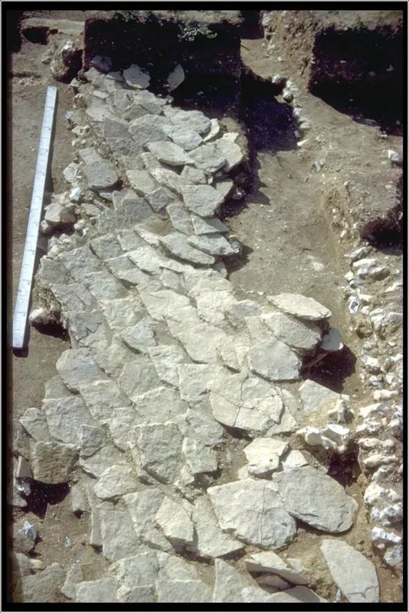 Archaeologists uncovered a section of collapsed roof along the corridor, close to the dining room mosaic outside on display. This is now reburied to protect them from further damage by the weather. 

#ThrowbackThursday #Rockbourne #Fordingbridge #Archaeology #RomanBritain