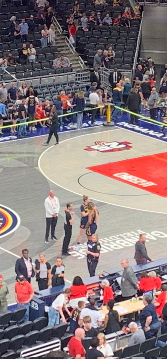 HoosierFever's tweet photo. Aliyah Boston spent 3 minutes speaking to the refs following last night's #Fever game. 

Can someone explain why Boston had to do this instead of her coach, who was busy throwing her star rookie under the bus at the post-game interview? #wnba https://t.co/lVkBKdbc21