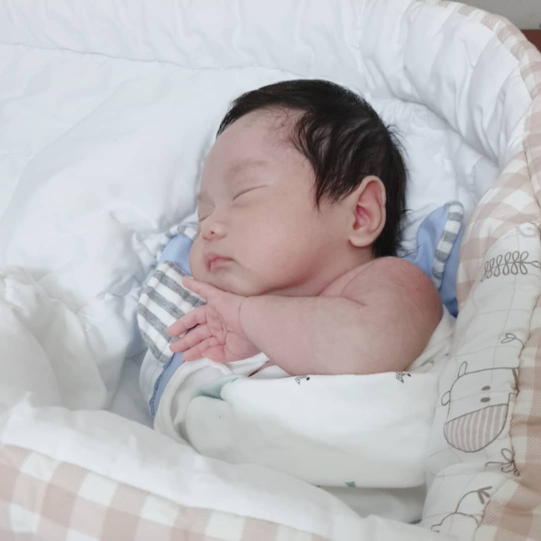 ⠀
"Rumus matematika yang sering dipake salah satunya tentang jarak, kecepatan, dan waktu. Kamu harus inget ya, anak papa."
⠀