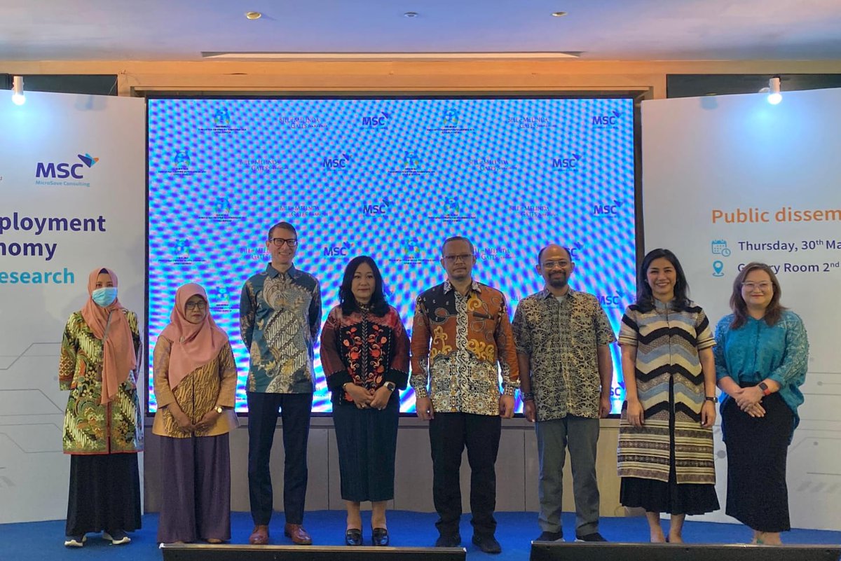 MicroSave's tweet photo. @kpp_pa @gatesfoundation @KemnakerRI @IndonesiaILO @OfficialAfpi We are immensely grateful to have distinguished guests from @kpp_pa, @GatesFoundation, @KemnakerRI, @IndonesiaILO, @officialafpi, @ldfebui, &amp; #Yasanti join us to launch the report, Women’s informal employment in the digital economy. #FutureOfWork https://t.co/qjWogy0qCR