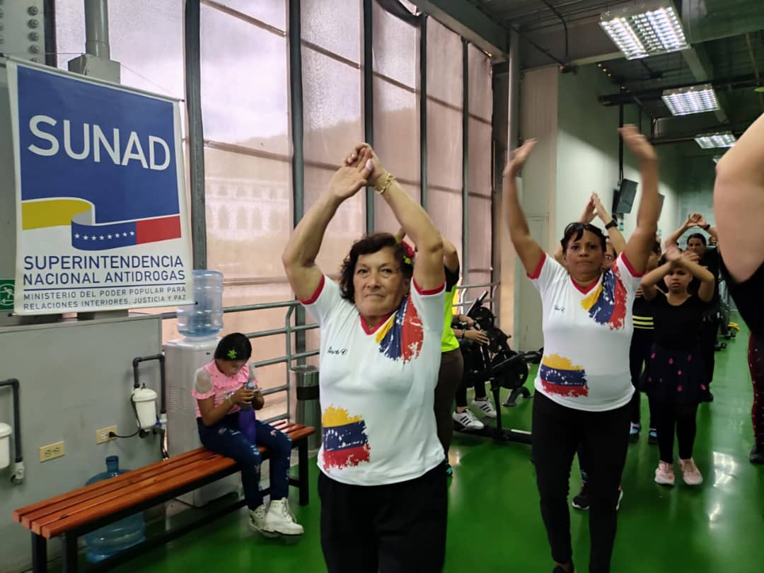 Desde la Gran Base de Misiones “Hugo Chávez Frías” en el marco del “Día Mundial Sin Tabaco” y el “Día Mundial del Desafío” se ejecuta de la mano con el Movimiento por la Paz y la Vida actividad deportiva con el fin de fomentar estilos de vida saludables.
#UnidosDeCorazón ❤️