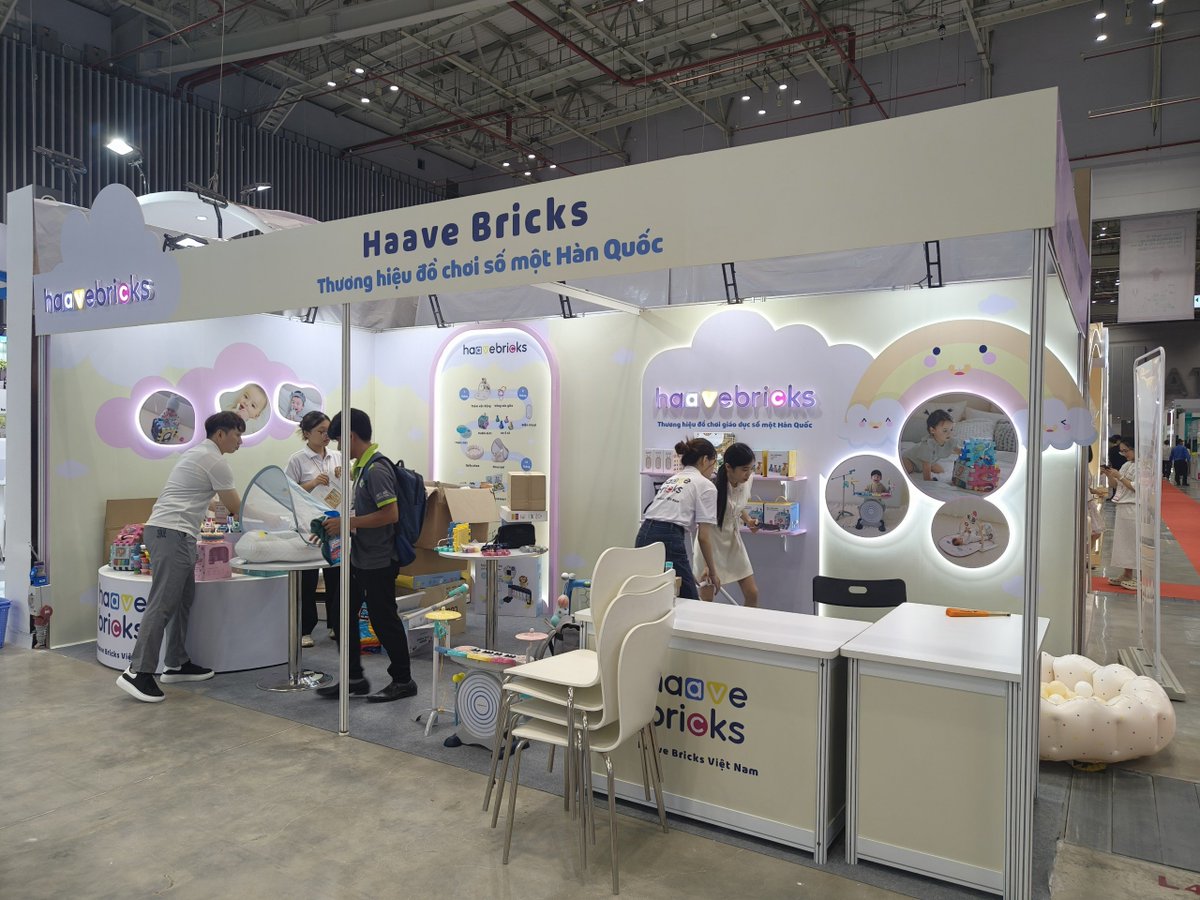 thietkebooth's tweet photo. Triển lãm VietBaby Fair 2024 chính thức khai mạc hôm nay
Thông tin chi tiết về triển lãm:
- Thời gian: 30/05 – 02/06/2024
- Địa điểm: Trung tâm Triển lãm và Hội nghị Sài Gòn (SECC) – 799 Nguyễn Văn Linh, Quận 7, TP.HCM
- Vào cửa miễn phí

#VietBabyFair #MẹvaBé https://t.co/u4Fln9tk4k