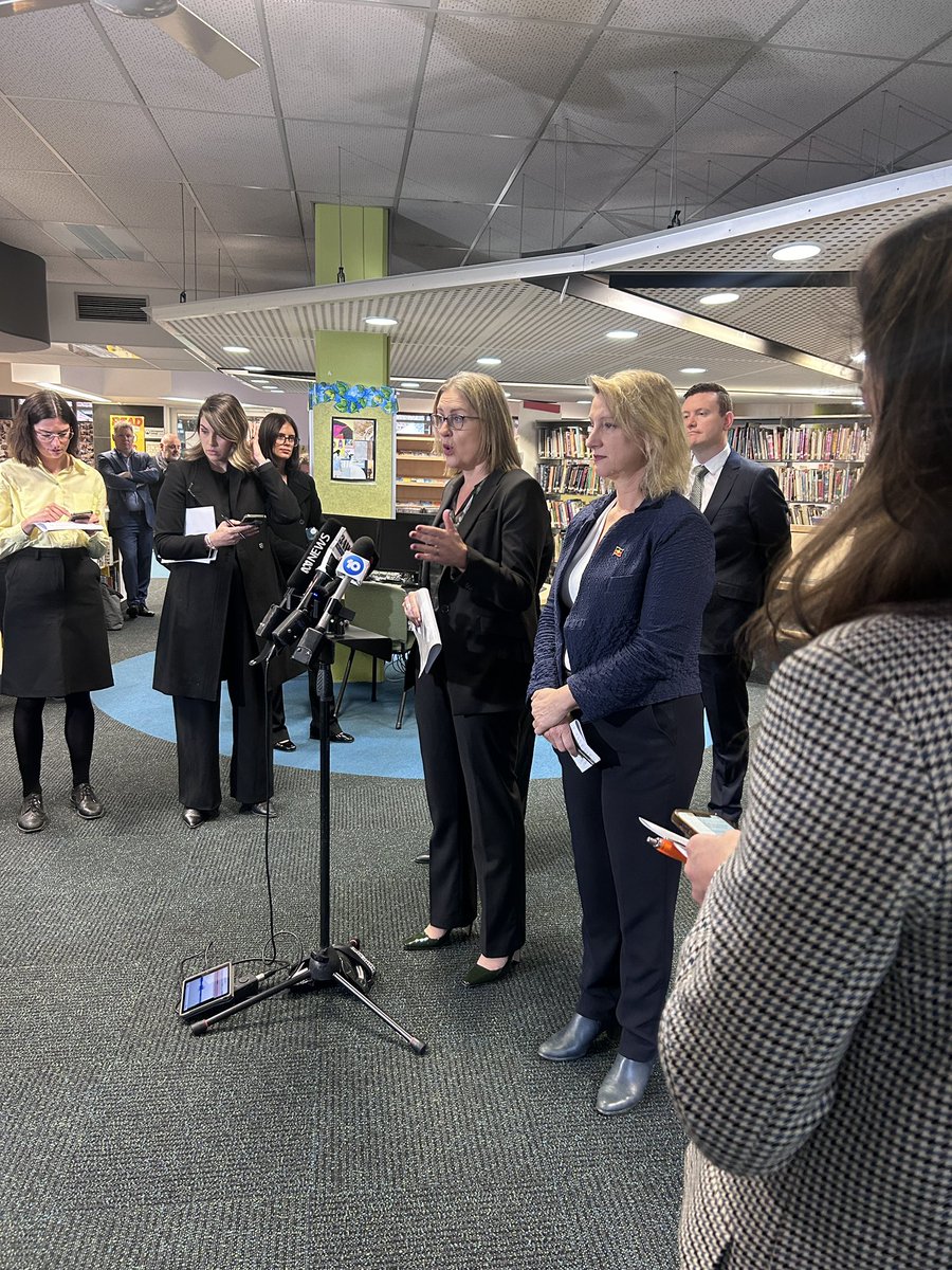 Police will be given new powers to slap violent perpetrators with longer family violence safety notices as part of sweeping new reforms to protect women and children. <a href="/96mitchclarke/">Mitch Clarke</a> <a href="/theheraldsun/">Herald Sun</a> heraldsun.com.au/news/victoria/…