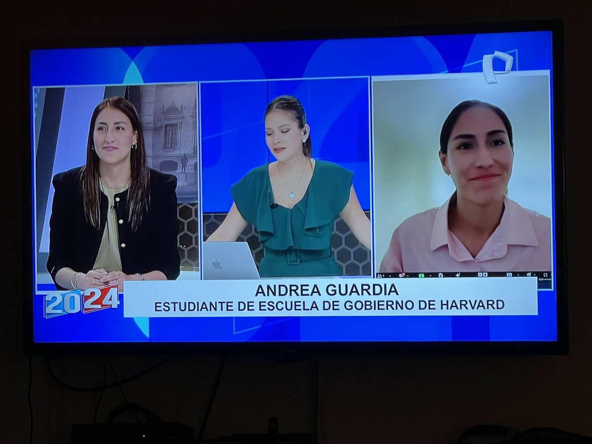 LourdesBrninzo1's tweet photo. Viste @KeikoFujimori? Estás jóvenes logran con esfuerzo lo que tú jamás pudiste con todo el dinero de todos nosotros. Ellas, graduadas en Harvard ahora dedicarán en apoyar a las artesanas peruanas y al sector público de calidad.., y tú q hiciste después? Fregar al Perú hasta hoy. https://t.co/fdtVUum9nW