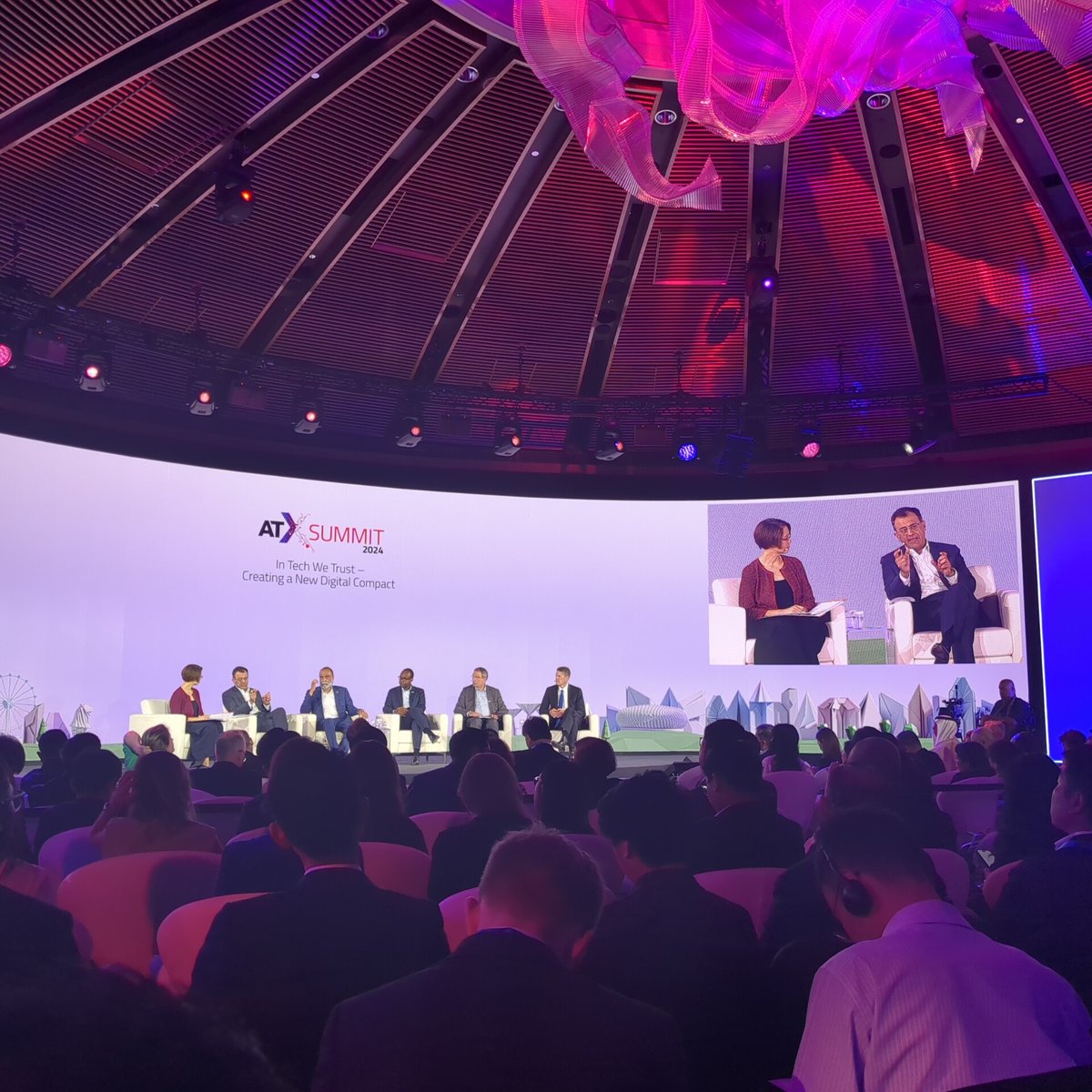 RatcliffeEd's tweet photo. Another banger with @Google's Karan Bhatia, @RwandaGov education minister, the International Electrotechnical Commission, the UN's envoy on tech, and @AWS, moderated by @TechForGoodInst Ming Tan #tech https://t.co/yPZYoAo1wD