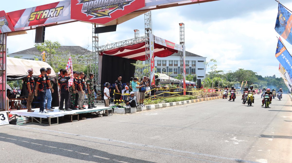 beaxxes's tweet photo. Kegiatan Sinergitas Tni-Polri dalam rangka road race Kapolres Cup Bhayangkara Presisi. di Kota Bontang https://t.co/bwvWeupSEf