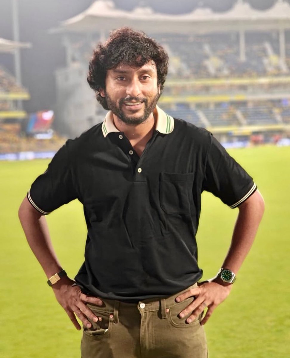 sri50's tweet photo. Hot Buzz : @RJ_Balaji starts work on #MookuthiAmman2 a sequel to his most successful 2020 blockbuster. And grapevine is abuzz that @trishtrashers is playing female lead! https://t.co/m5a5ZmTybD