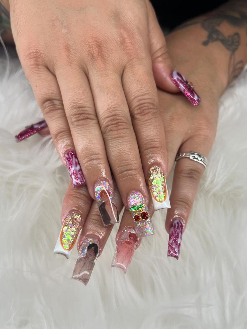 ShizunThirst's tweet image. @siiiiita_arts My Hook Line and Sinker nails turned out absolutely amazing!

Nails by: @sellee__
#명태새끼말려버려 #hooklineandsinker