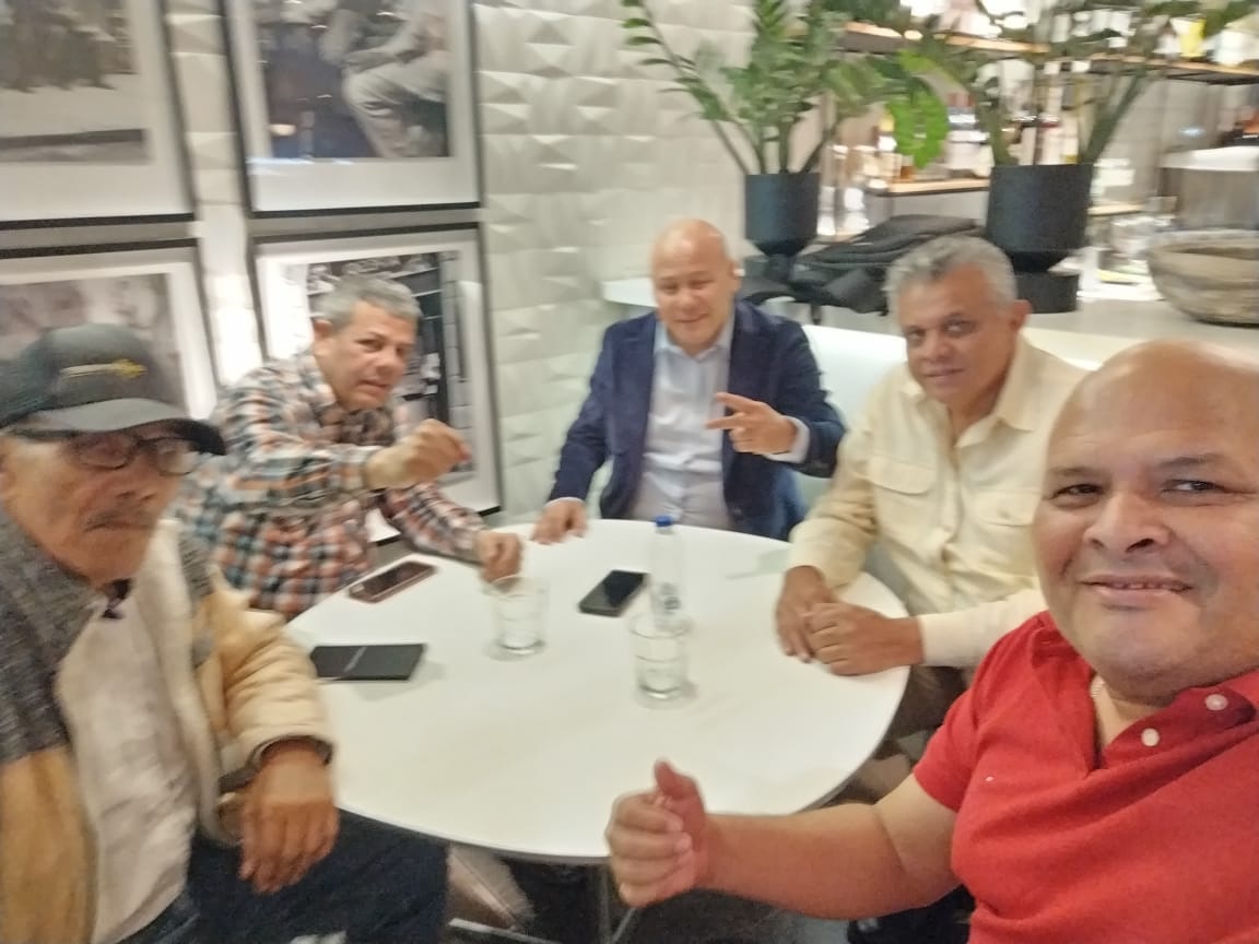CBST INFO (@cbstinfo) on Twitter photo FUNTTBCCAC Preparando la Máquinaria RUMBO al triunfo de Nicolás Maduro el 28j
#CBSTFALCON
<a href="/NicolasMaduro/">Nicolás Maduro</a>
<a href="/dcabellor/">Diosdado Cabello R</a>
<a href="/AlexisJCorredor/">Alexis Corredor Pérez</a>
<a href="/Mtulio21/">MARCO TULIO DÍAZ</a>
<a href="/hernandbm/">H B</a>
<a href="/WillsRangelCBST/">Wills Rangel PDVSA CBST FUTPV</a>
<a href="/SoyRevolucion4/">Francisco J Garcia</a>
<a href="/cbolivariana/">Central Bolivariana CBST</a>
<a href="/FUNTTBCCAC_VE/">F.U.N.T.T.B.C.C.A.C.</a>
<a href="/MinTrabajoVE/">Min. Proceso Social de Trabajo</a>
<a href="/MovNacTrabajoVT/">MOV NACIONAL VENEZUELA TODA</a> FUNTTBCCAC Preparando la Máquinaria RUMBO al triunfo de Nicolás Maduro el 28j
#CBSTFALCON
<a href="/NicolasMaduro/">Nicolás Maduro</a>
<a href="/dcabellor/">Diosdado Cabello R</a>
<a href="/AlexisJCorredor/">Alexis Corredor Pérez</a>
<a href="/Mtulio21/">MARCO TULIO DÍAZ</a>
<a href="/hernandbm/">H B</a>
<a href="/WillsRangelCBST/">Wills Rangel PDVSA CBST FUTPV</a>
<a href="/SoyRevolucion4/">Francisco J Garcia</a>
<a href="/cbolivariana/">Central Bolivariana CBST</a>
<a href="/FUNTTBCCAC_VE/">F.U.N.T.T.B.C.C.A.C.</a>
<a href="/MinTrabajoVE/">Min. Proceso Social de Trabajo</a>
<a href="/MovNacTrabajoVT/">MOV NACIONAL VENEZUELA TODA</a>