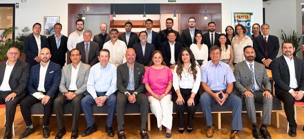 Asistimos a la reunión de Consejo del <a href="/clautmet/">Clúster Automotriz Estado de México</a> con su presidenta <a href="/ElisaCrespoFerr/">Elisa Crespo Ferrer</a>, así como Jorge Vallejo D.G de #BYD y l@s titulares de <a href="/SedecoEdomex/">Secretaría de Desarrollo Económico del GEM</a> y <a href="/Sedeco_Hgo/">Desarrollo Económico</a>; en las instalaciones de <a href="/Prodensa/">PRODENSA</a>.

Con el objetivo de fortalecer la industria automotriz del centro del país.