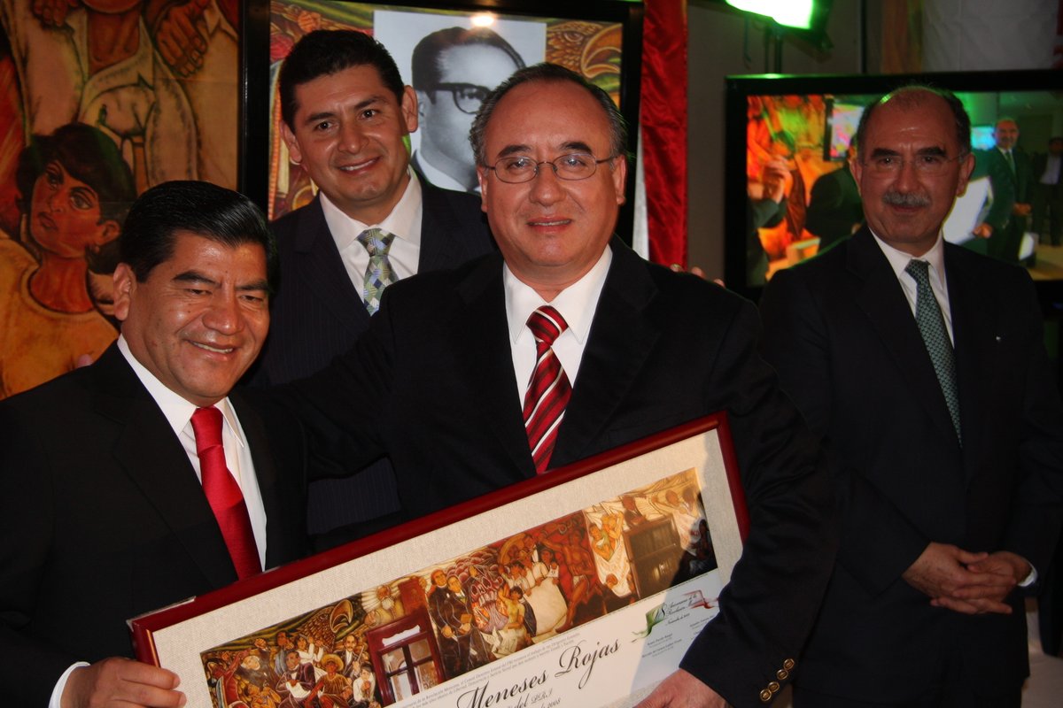 Marin_Mario's tweet image. Pido el voto por Alejandro Armenta : un amigo cabal, a quien tuve la oportunidad de formar e impulsar en los comienzos de su brillante carrera.
Compartimos formación, valores y convicciones.
Su gobierno tendrá los principios del mío.
Este 2 de junio vota por Alejandro Armenta.