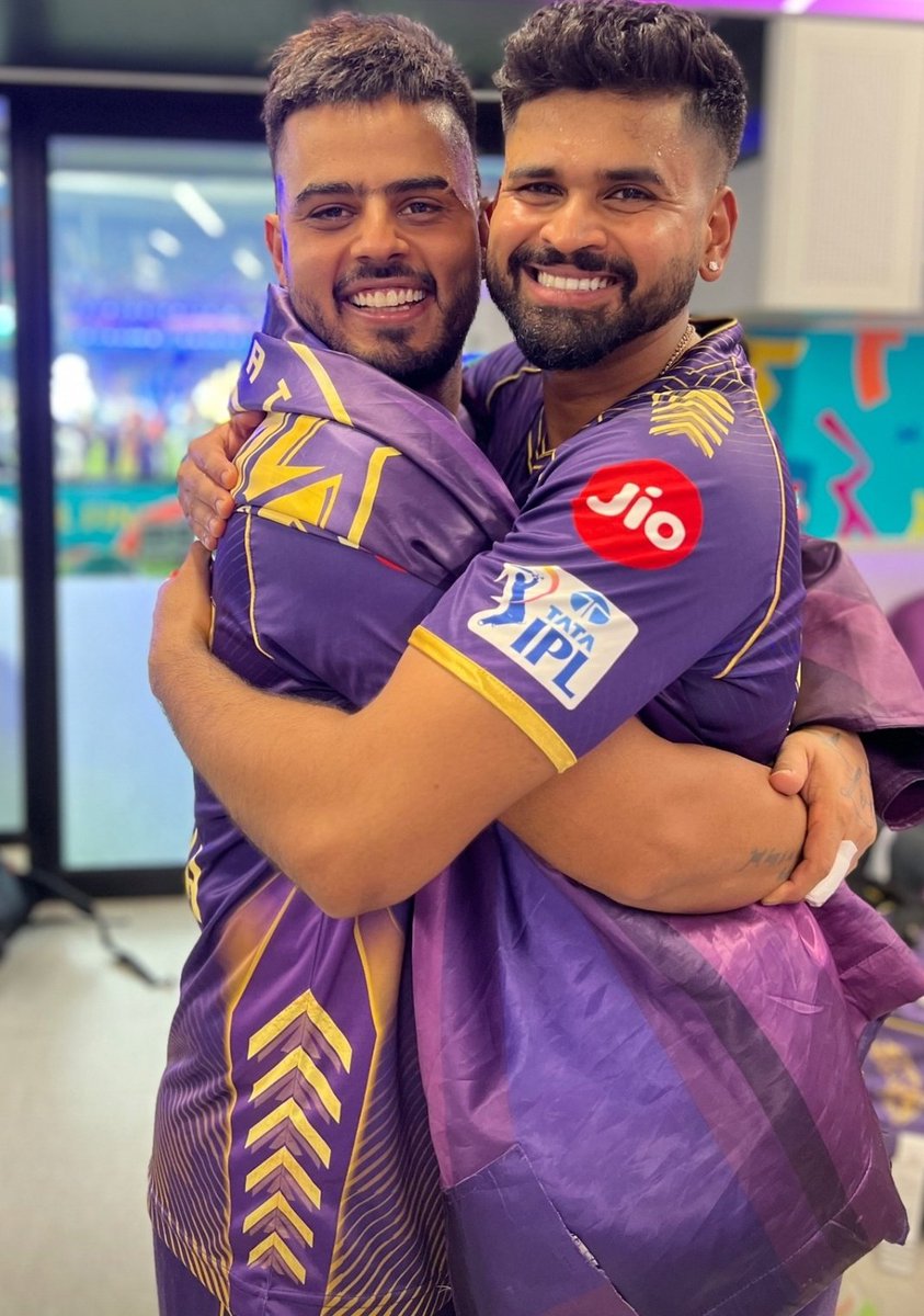 Appreciation Tweet for Nitish Rana 💜

He was handed over Captaincy when Iyer was injured and was happy to remain Vice Captain when Shreyas came back.
Every year he gets offers from different franchises but he always choosed KKR.

Money can't buy loyalty 🙌🏻❤️

@NitishRana_27 💎