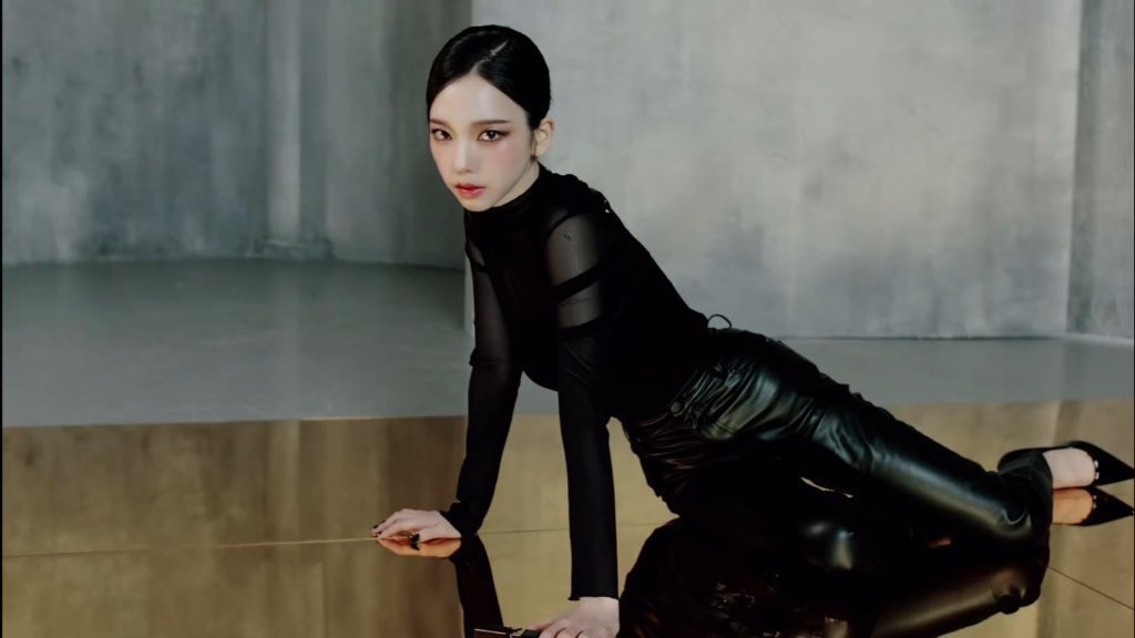 พล้อตวิ่งเข้าหา