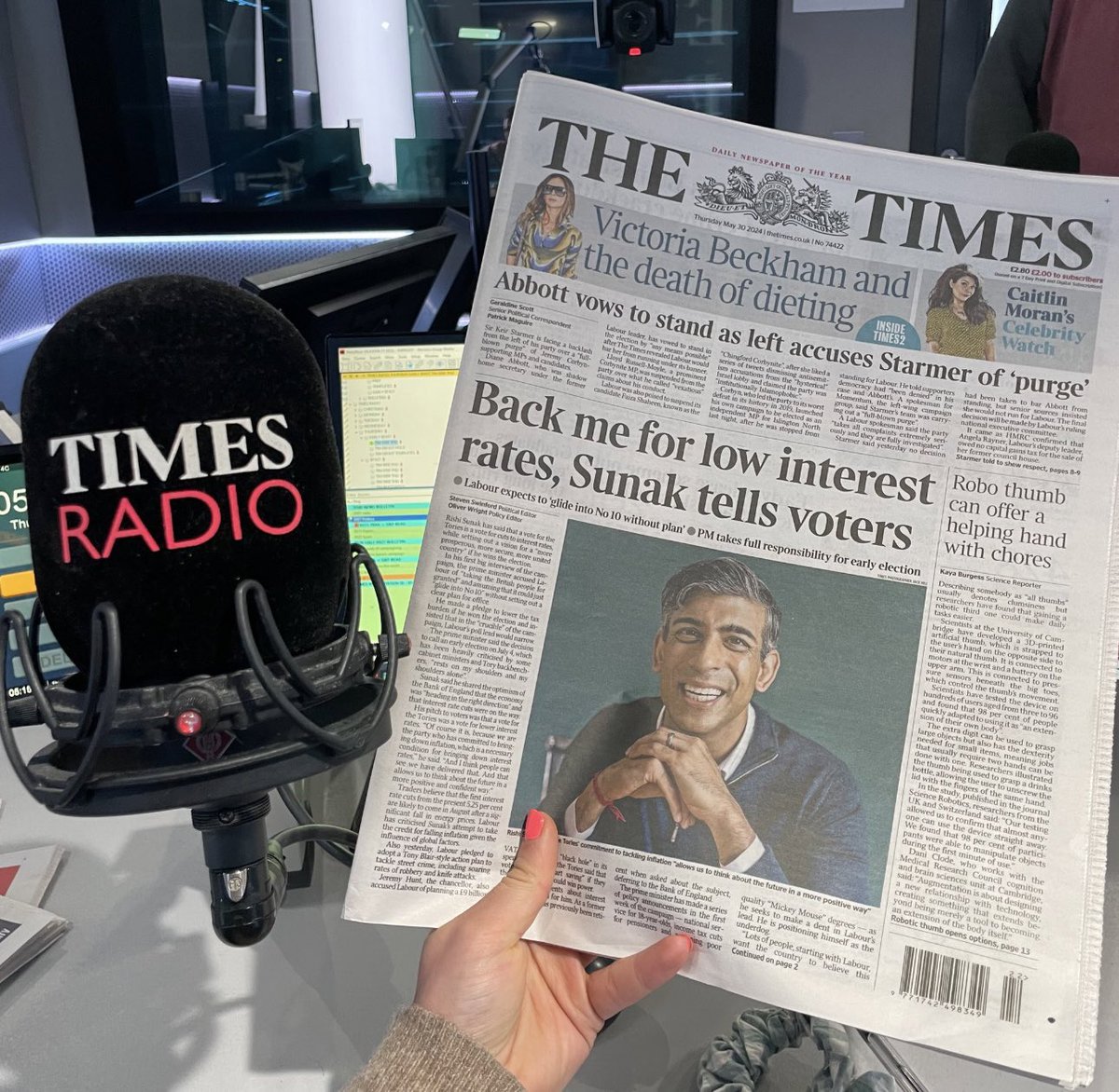 Going through the papers this morning with @rosiewright99. The Times on Sunak and interest rates. The Telegraph on Diane Abbott story. Guardian on the closure of the Evening Standard’s daily edition. (What, the Daily Mail isn’t leading with Angela Rayner’s vindication?)