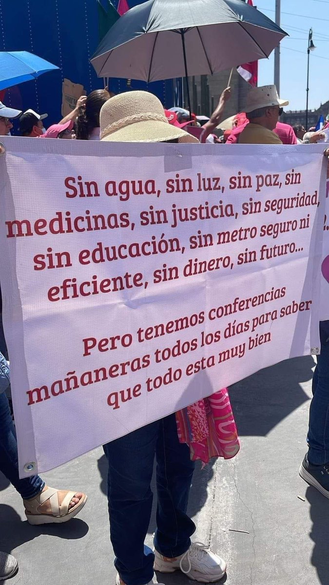 Rolando_QC's tweet photo. Pero tenemos conferencias mañaneras  todos los días…👎🏻 #Morena #AMLO https://t.co/zVsq97aQjL