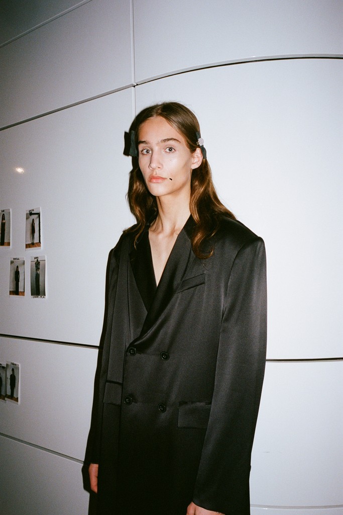 michaellosordo's tweet image. HEURES APRÈS MINUIT X HOURS AFTER MIDNIGHT

"Reworked leather, Oversized tailoring and Chainmail Colourways for the night" 
⁠
@originalmineral #originalmineral⁠
⁠
@ausfashionweek⁠
⁠
Photography: @rob.tennent ⁠
⁠
#michaellosordo #resort24