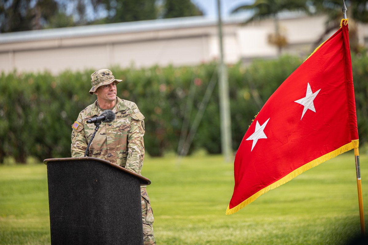 ⚡ #TropicLightning ⚡ Today, 25ID bid farewell to Col. R.J. Garcia, the outgoing Deputy Commanding General - Support, and Col. Rob Bryant, the outgoing Chief of Staff and welcomed Col. Jonathan Velishka, the incoming Deputy Commander - Support, to #AmericasPacificDivision