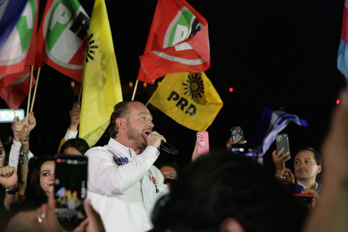 ¡Finalizamos nuestro último día de campaña en el cierre de nuestro futuro jefe de gobierno, <a href="/STaboadaMx/">Santiago Taboada</a>!  #ElCambioViene, vamos a reconstruir la ciudad y la #VenustianoCarranza con su apoyo el próximo 2 de junio. 🗳️ #HagamosMejorLasCosas 💪