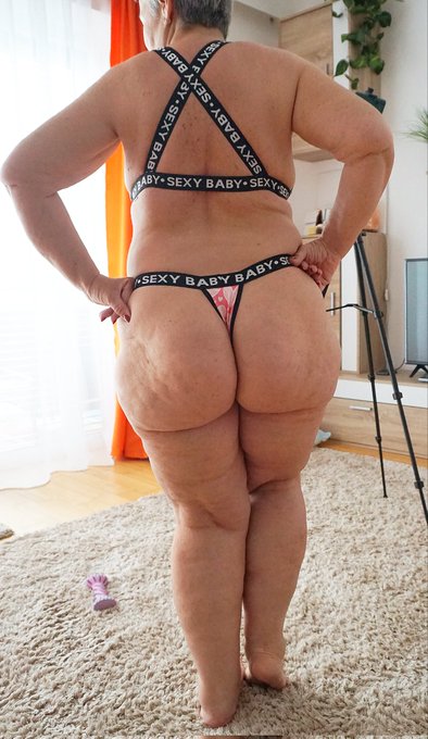 Sch&ouml;nen Feiertag &Ouml;sterreich 👅👅👅 😂😂😂 #nsfw #ThongThursday #sexythong #bigass #bigasswife https://t.co<a href="/tag/nsfw"class="tags">#nsfw</a><a href="/tag/thongthursday"class="tags">#ThongThursday</a><a href="/tag/bigass"class="tags"><span>#bigass</span></a><a href="/tag/sexythong"class="tags"><span>#sexythong</span></a><a href="/tag/bigasswife"class="tags"><span>#bigasswife</span></a>