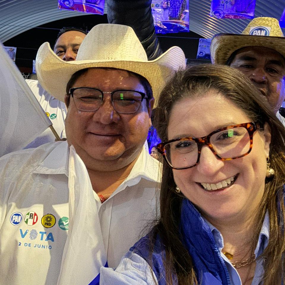 maguifisher's tweet photo. Hoy estuvimos en Temascalapa Edo. de México acompañando en su cierre de campaña a @QuirinoMV, candidato a Presidente Municipal. 🙌🏻💙
Todo el país está listo para votar por un #MxSinMiedo. 🕊️💙
Este 2 de junio vota PAN. 🍞💙
#ElPoderDeCreer https://t.co/rgvbgQLkBa