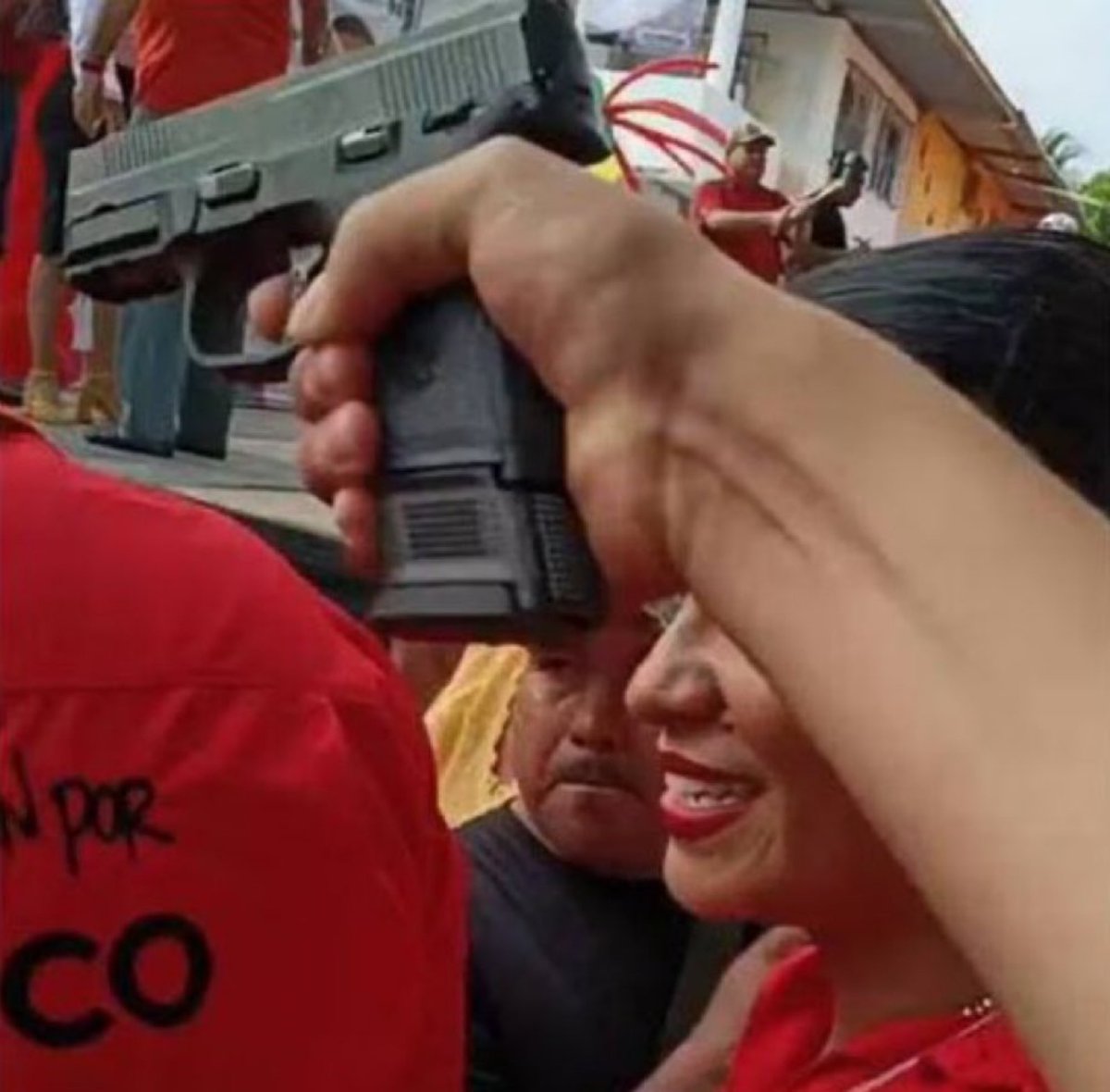 De verdad hay quien quiere un segundo piso de esto??? Reflexionemos y votemos para recuperar #VidaVerdadLibertad #VotaPRD #XochitlGálvezPresidenta