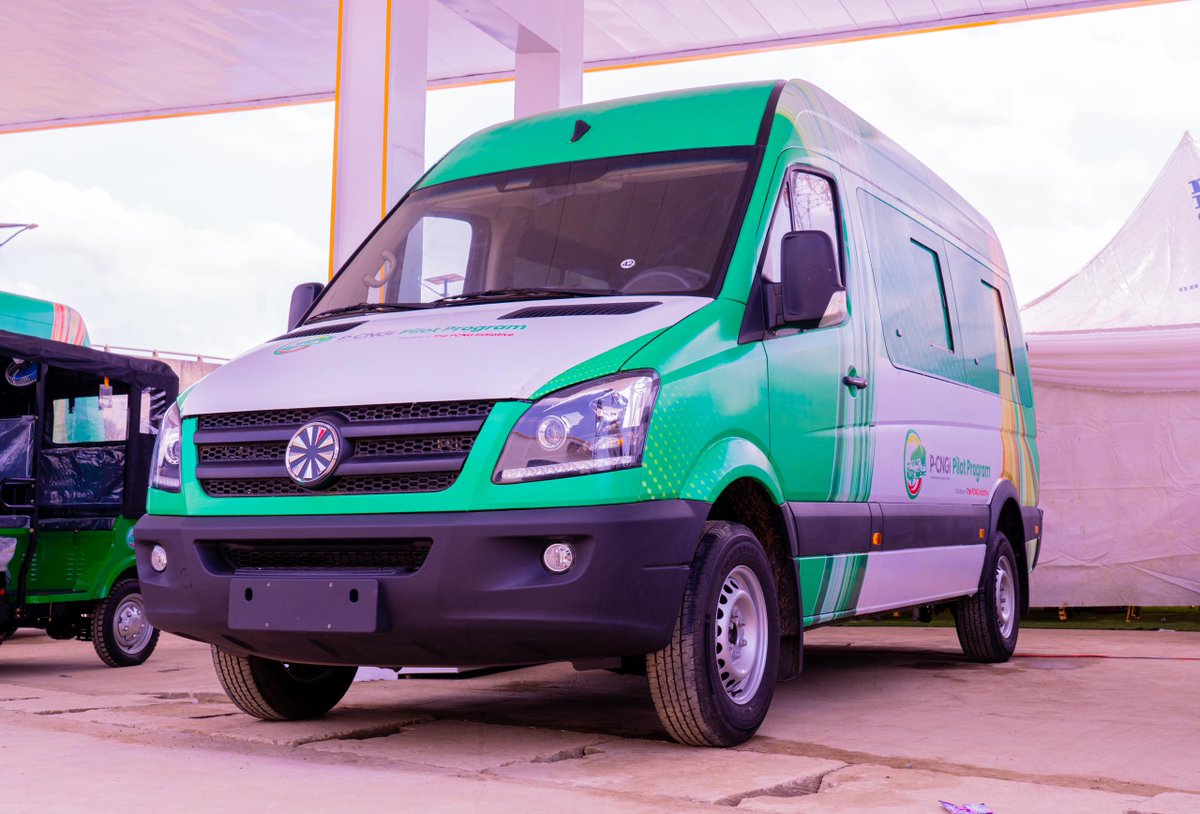 yemmy_writes's tweet photo. Government offering incentives for CNG adoption should be left in the hands of the FG alone. @RealAARahman is the NGF chairman, he should lead by example and announce incentivize CNG adoption. #PCNGi

$DAVIDO National Anthem Naira Nedu Biafra Saida Toto https://t.co/DrVvUUbOC1