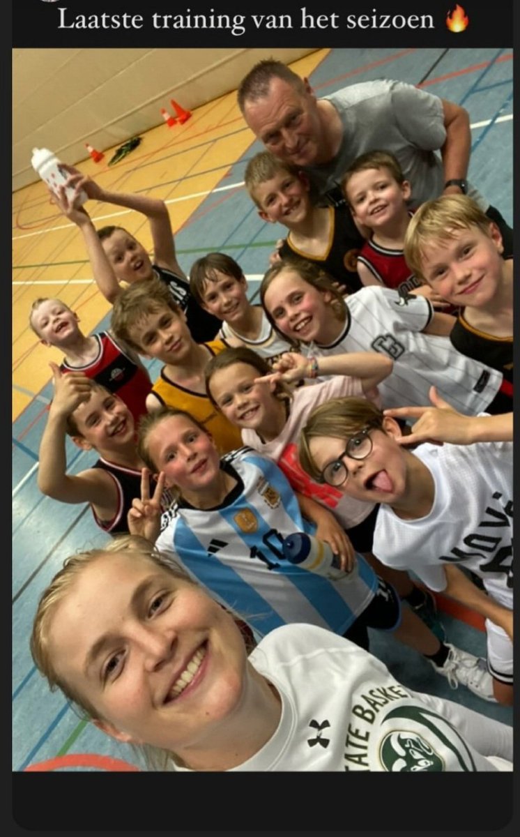 De G10C en <a href="/HanneMestdagh/">Hanne Mestdagh</a> kwamen voor een laatste keer samen om te trainen dit seizoen coach <a href="/MestdaghPhilip/">Philip Mestdagh</a> was ook van de partij <a href="/basketieper/">Basket SKT Ieper</a> #onecoolteam 🏀🏀🏀