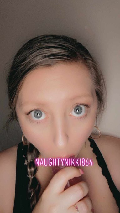 Come watch me use my favorite toy https://t.co/g7Yc20UAWI https://t.co/qNBPwn0jNn https://t.co/eeKb6