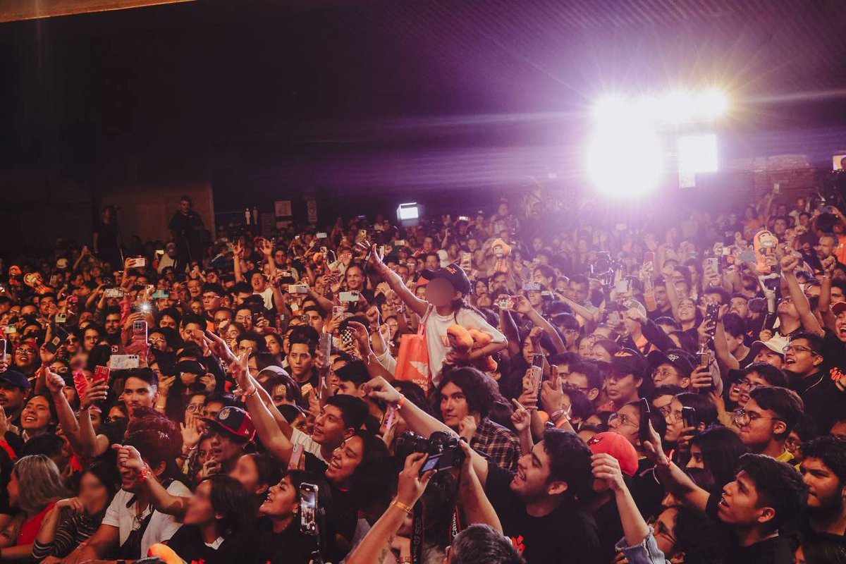 ¡Gracias, Ciudad de México!🧡 Junto a @Chertorivski como jefe de Gobierno y @AlvarezMaynez presidente, haremos posible un mejor futuro para todas y todos. 👊😎 ¡Llegó el momento! Este 2 de junio #VotaTodoNaranja, #VotaMáynezPresidente. 🍊✅