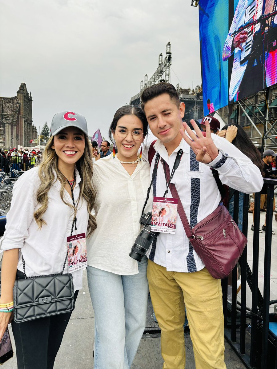 ¡Este 2 de junio, hagamos historia juntos! ✨ ¡Vamos a llevar a Claudia Sheinbaum a construir el México que todas y todos merecemos! 👑🌈
¡Un abrazo lleno de fuerza y esperanza! 🤗
¡Que viva México ❤️🇲🇽
<a href="/arlinmedrano_/">Arlin Medrano</a> 
<a href="/SoyCamMartinez/">Cam Martínez</a> 
<a href="/calatrejo/">Juan Carlos Calatrejo</a> 
<a href="/Rocha4T/">Juan Carlos Rocha</a> 

#ClaudiaPresidenta