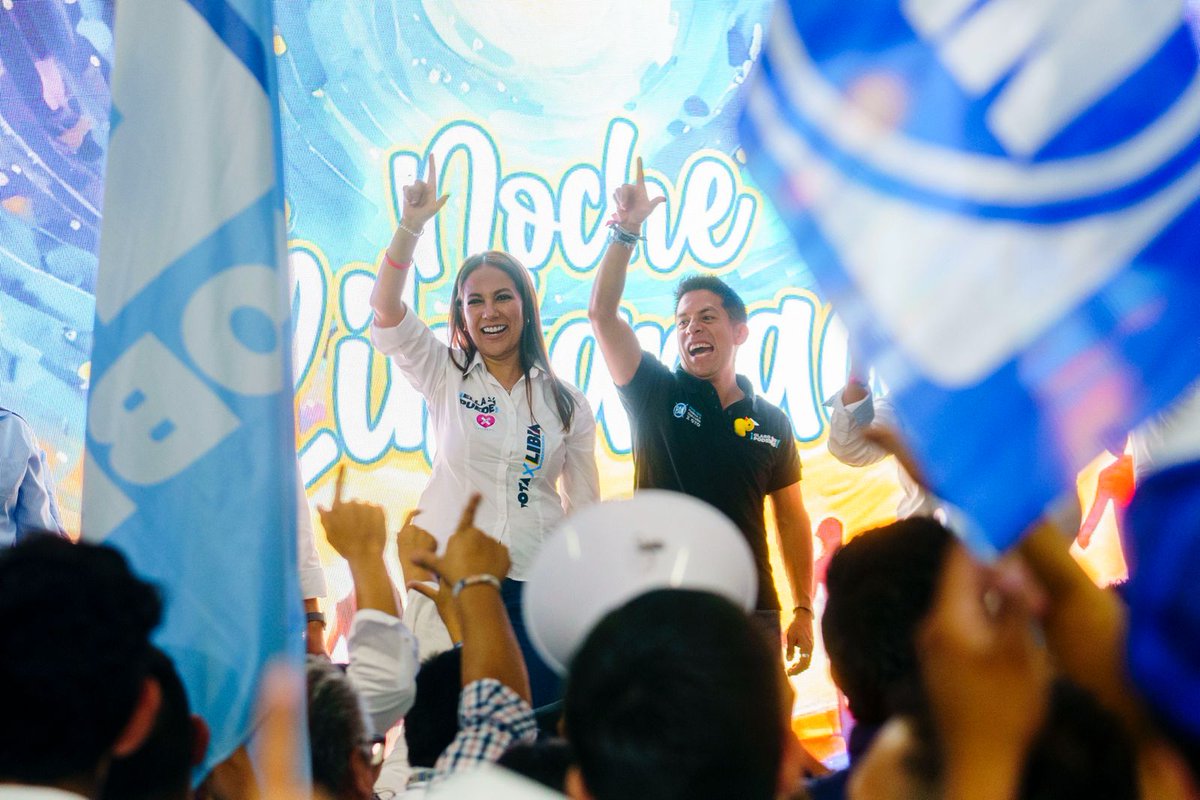 LibiaDennise's tweet photo. 🙌🏼 Gracias infinitas a todas y todos por creer en este proyecto, porque en cada paso dado me acompañaron. Me siento muy contenta porque como equipo dejamos todo en la cancha. 👟💙 Hoy terminamos esta jornada donde pusimos fuerza y corazón, y estoy segura que este es el Nuevo Comienzo que Guanajuato merece. 

¡Va por ti Guanajuato! 

#ClaroQuePodemos #VotaXLibia #LibiaGobernadora