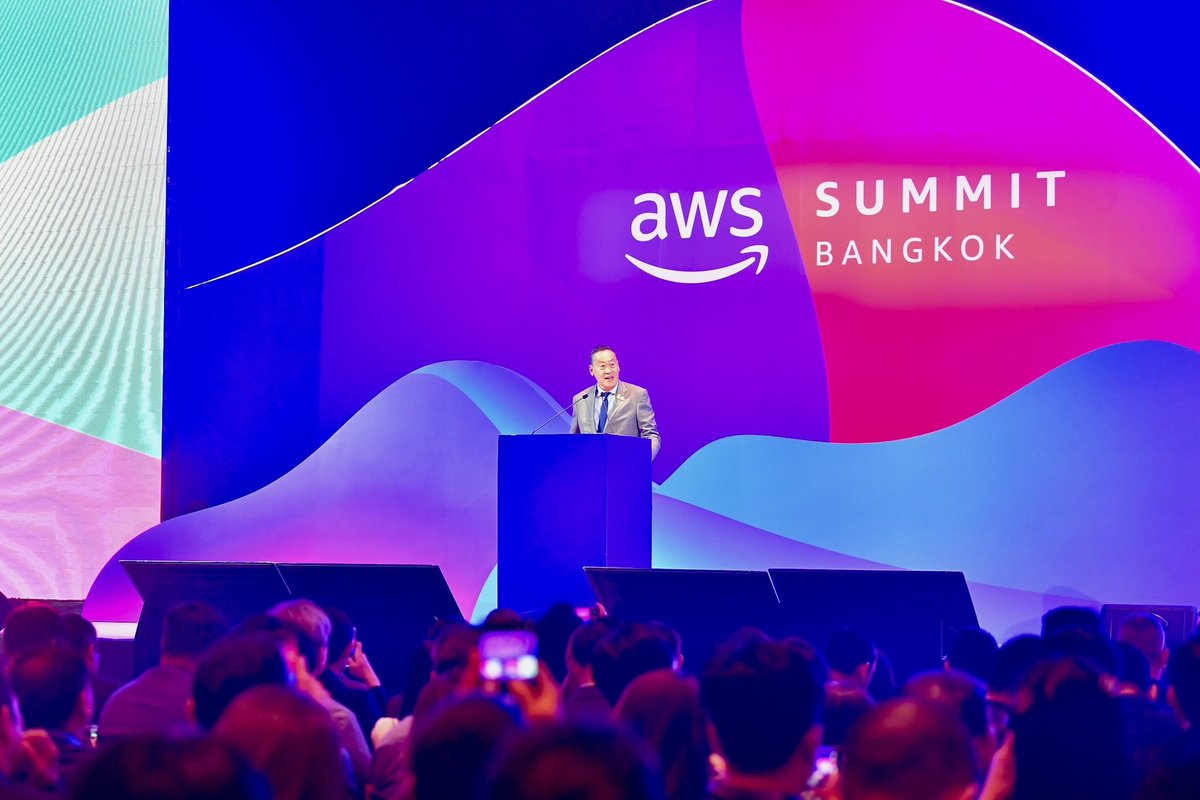นายกฯ เป็นประธานกล่าวเปิดงาน “AWS Summit in Bangkok” ซึ่งจัดโดย Amazon Web Services บริษัทผู้เชี่ยวชาญด้าน Cloud Computing เชื่อมั่นว่าการลงทุนและการสนับสนุนอย่างต่อเนื่องของทั้ง AWS ซึ่งจะลงทุน 190,000 ล้านบาทภายในปี 2037 รวมถึงการลงทุนของบริษัทอื่น ๆ ในไทยจะยกระดับ Digital