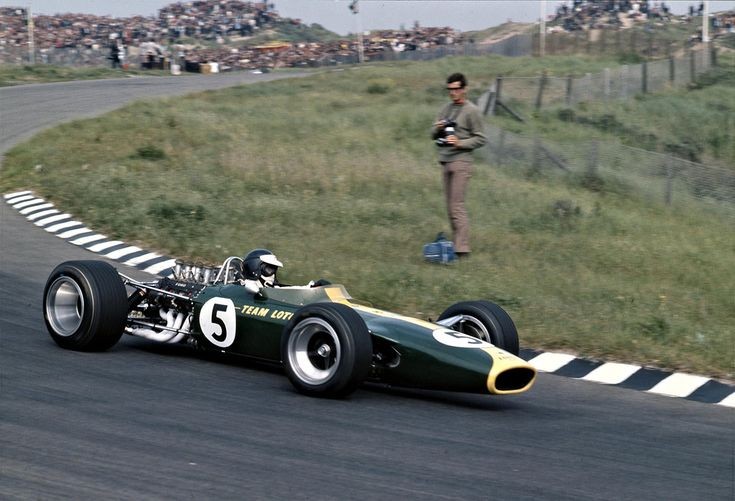 Dutch Grand Prix 1967 

Jim Clark/Lotus 49.

Qualifying:8th
Race:1st 

The race saw the debut of the Lotus 49, equipped with the Ford Cosworth DFV engine. 

#F1 #Formula1 #RetroF1 #RetroGP