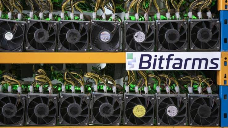 BITFARMS REJECTS RIOT PLATFORMS' $950M ACQUISITION PROPOSAL

Bitcoin mining firm Bitfarms rejected a nearly $1B acquisition proposal from Riot Platforms, which offered $2.30 per share, a 24% premium. 

Despite the rejection, Riot acquired a 9.25% stake in Bitfarms, becoming its