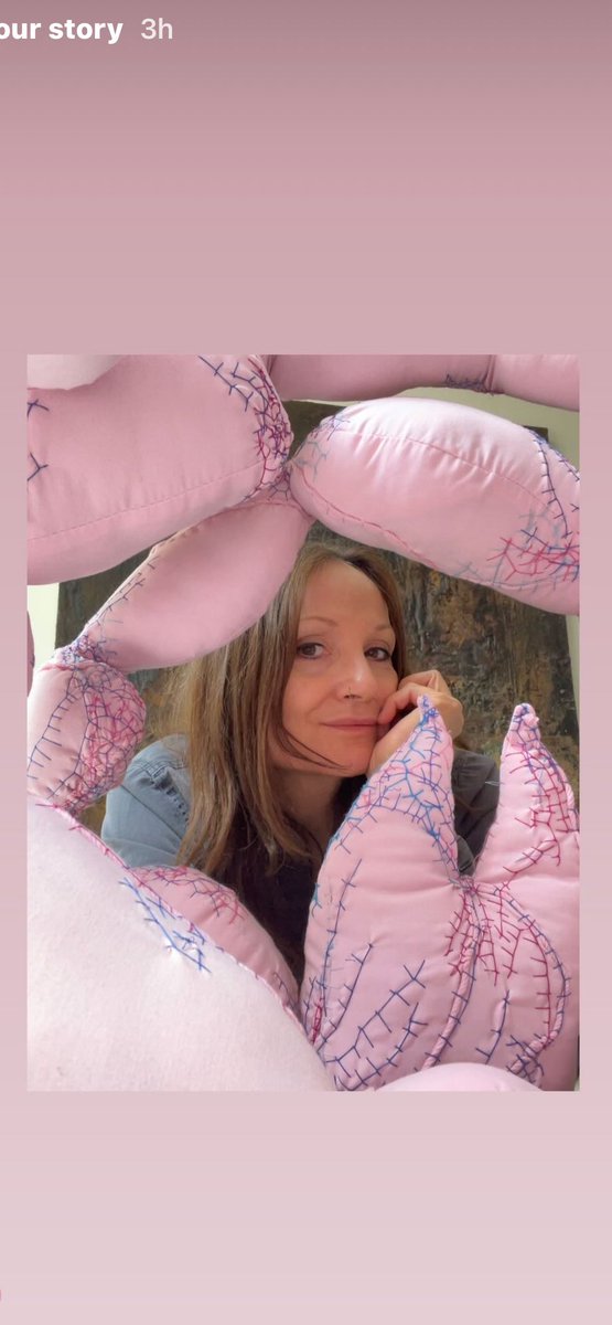 ’Furious’ The work is very pliable so it can adopt many positions. 
#textilesculpture  #claws #furuousstitching #artcan #textileartists #womenartist