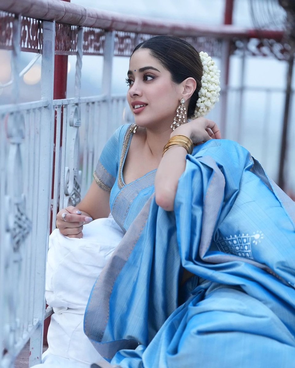 Elegant and serene allure in a blue saree #JanhviKapoor 🧿✨️ #Janhvi #Devara #RC16 #PopperStopTelugu