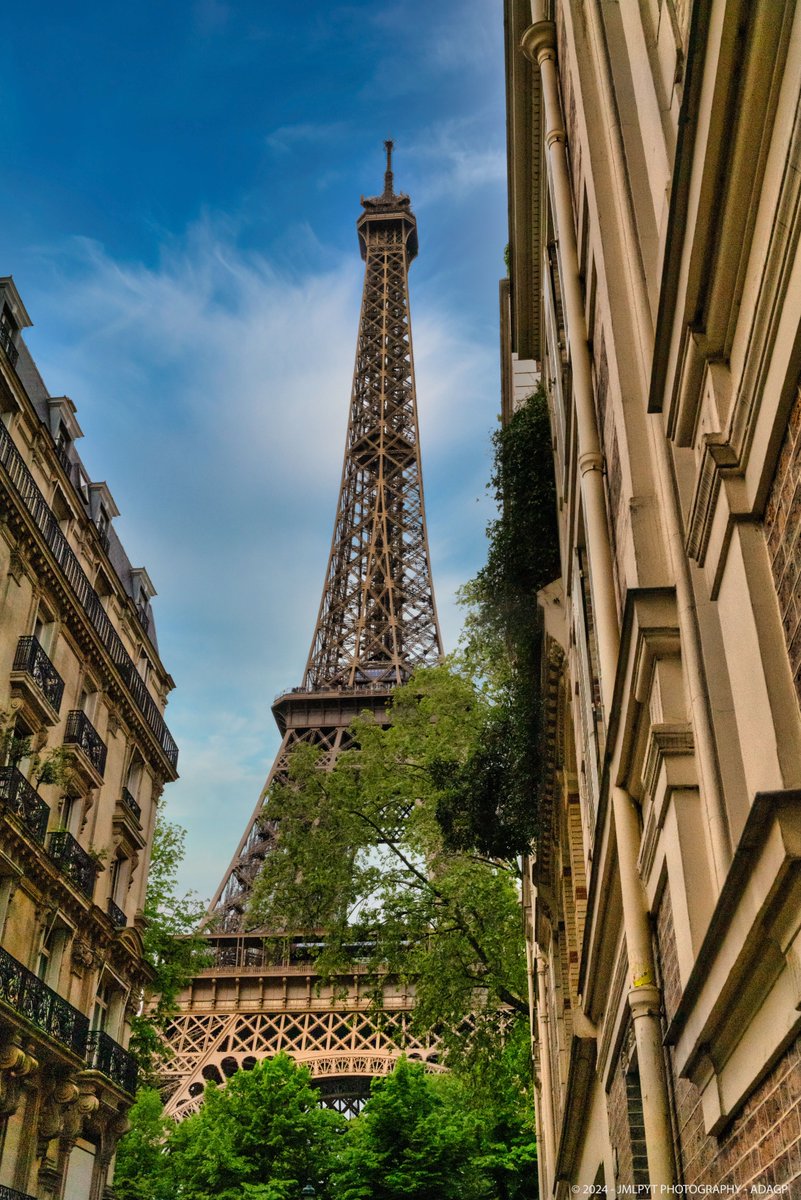 Paris, La Tour Eiffel Leica SL2 #paris #paris2024 #jop2024 #jmlpyt #francemagique #TourEiffel #eiffeltower #leica #leicacamera #leicacamerafrance #francemagique