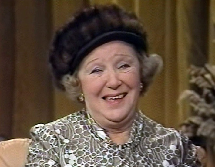 Remembering the Welsh actress Doris Hare who died on this day in 2000. She was born in Bargoed in 1905 and first worked with her family's touring company. Best known for her work on On the Buses, she had worked with the RSC and The National. 🏴󠁧󠁢󠁷󠁬󠁳󠁿 #Bargoed #DorisHare #OnTheBuses