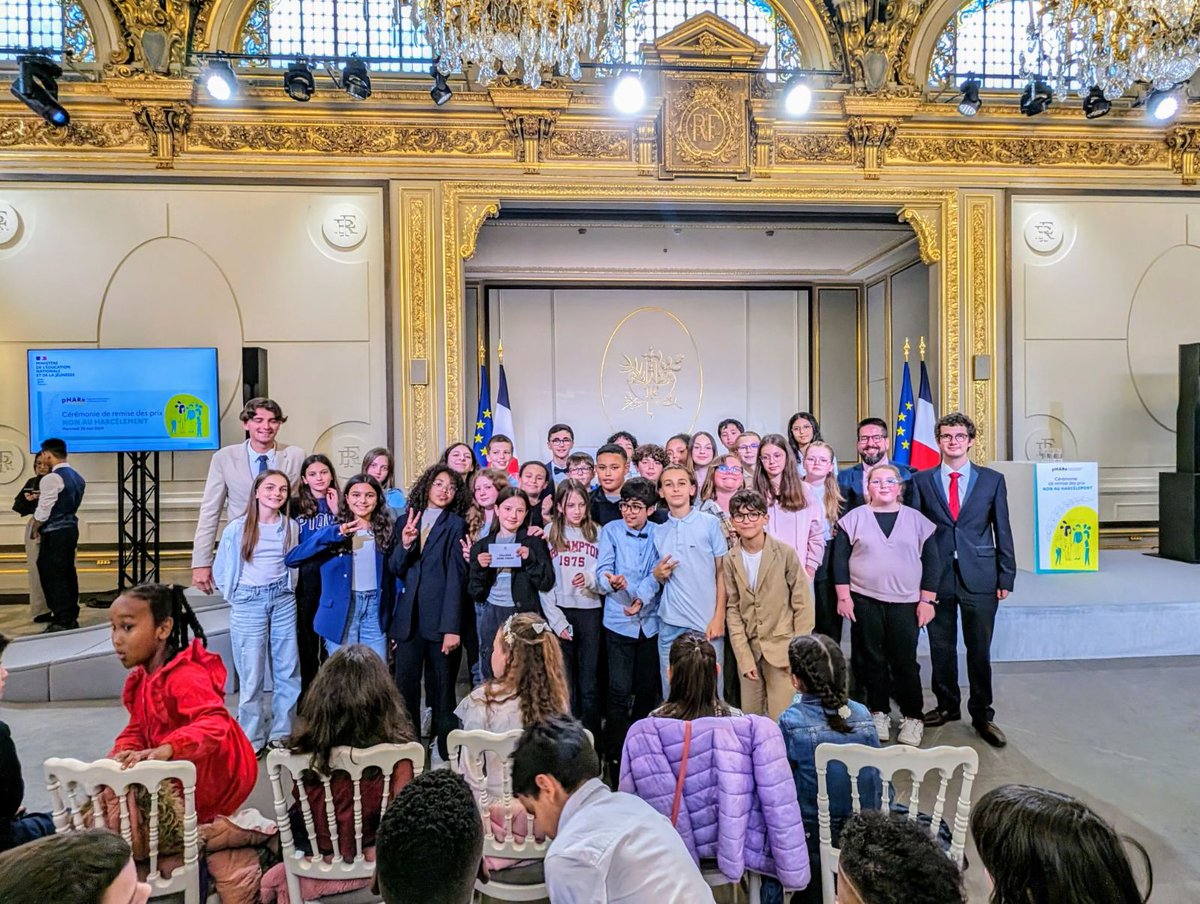 👏Félicitations aux élèves du collège Anne Frank de Grande-Synthe, lauréats nationaux de la meilleure vidéo lutte contre le harcèlement, niveau collège, avec « C'est NON ! ».

Retrouvez leur production 👉www1.ac-lille.fr/prix-non-au-ha…

#NonAuHarcèlement #NAH