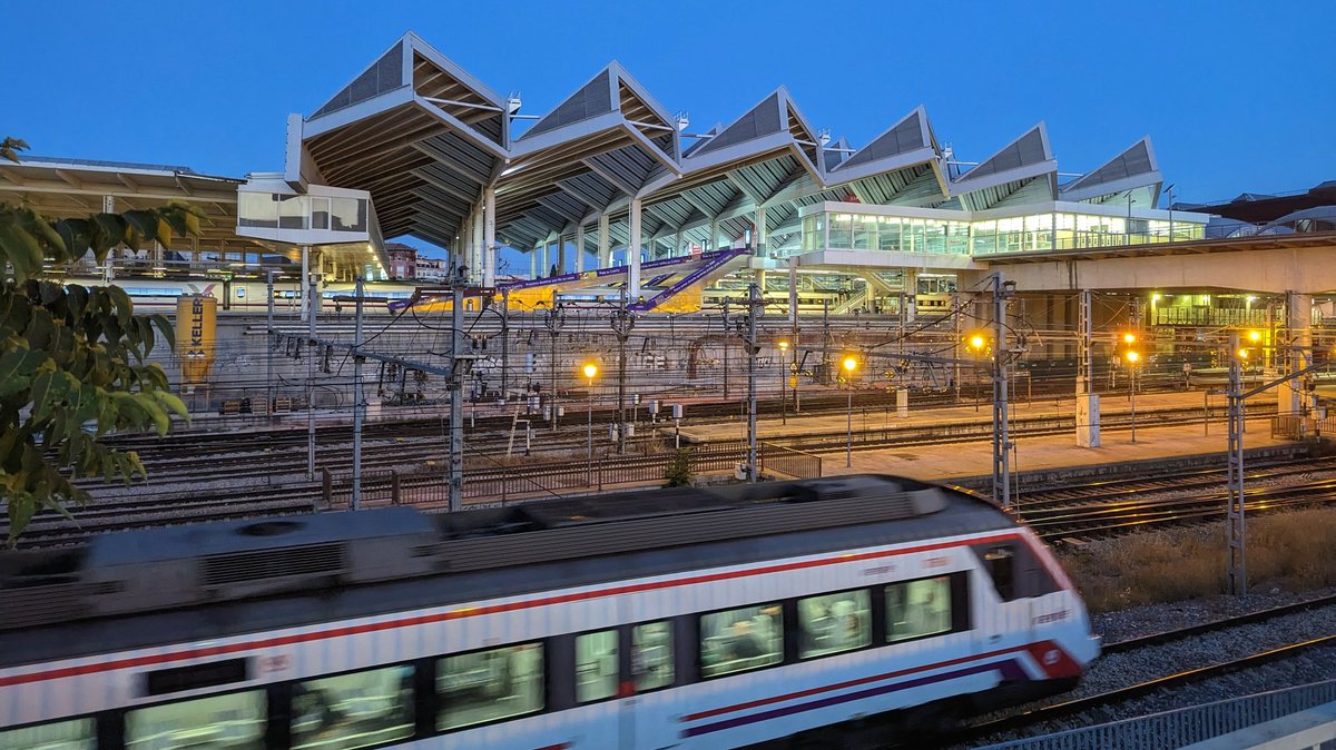 Buenos días atocha.
@Renfe @CercaniasMadrid