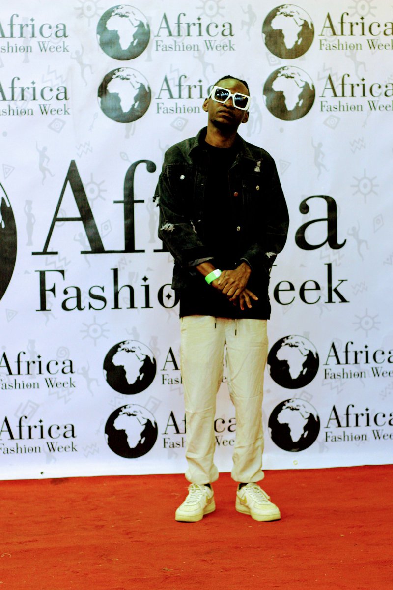 Fazzyhisiake's tweet photo. #Afrisolmusic
#Fazzy hisia KE
#Njia
#ConversaComBial 
#GodMorningWednesday 
#ToitūTeTiriti https://t.co/BG4OMhdgaE