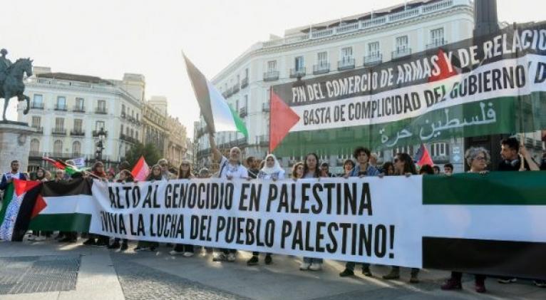 #Londres también se levanta por #PalestinaLibre

@ESanchezcub @KrlosDKrlos @Vicente73977721 @CubaSamurai @TunasTV1 @cafemartiano @WalterNoris @gobiernotunas