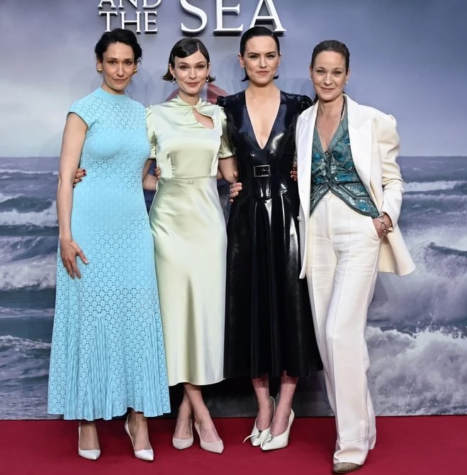 In theaters 5/31- YOUNG WOMAN AND THE SEA, based on the true story of Trudy Ederle,the 1st woman to swim the English Channel. Inspiring & rousing. Stars Daisy Ridley, Tilda Cobham-Hervey, Stephen Graham, Jeanette Hain, Sian Clifford & Christopher Eccleston. #YoungWomanAndTheSea