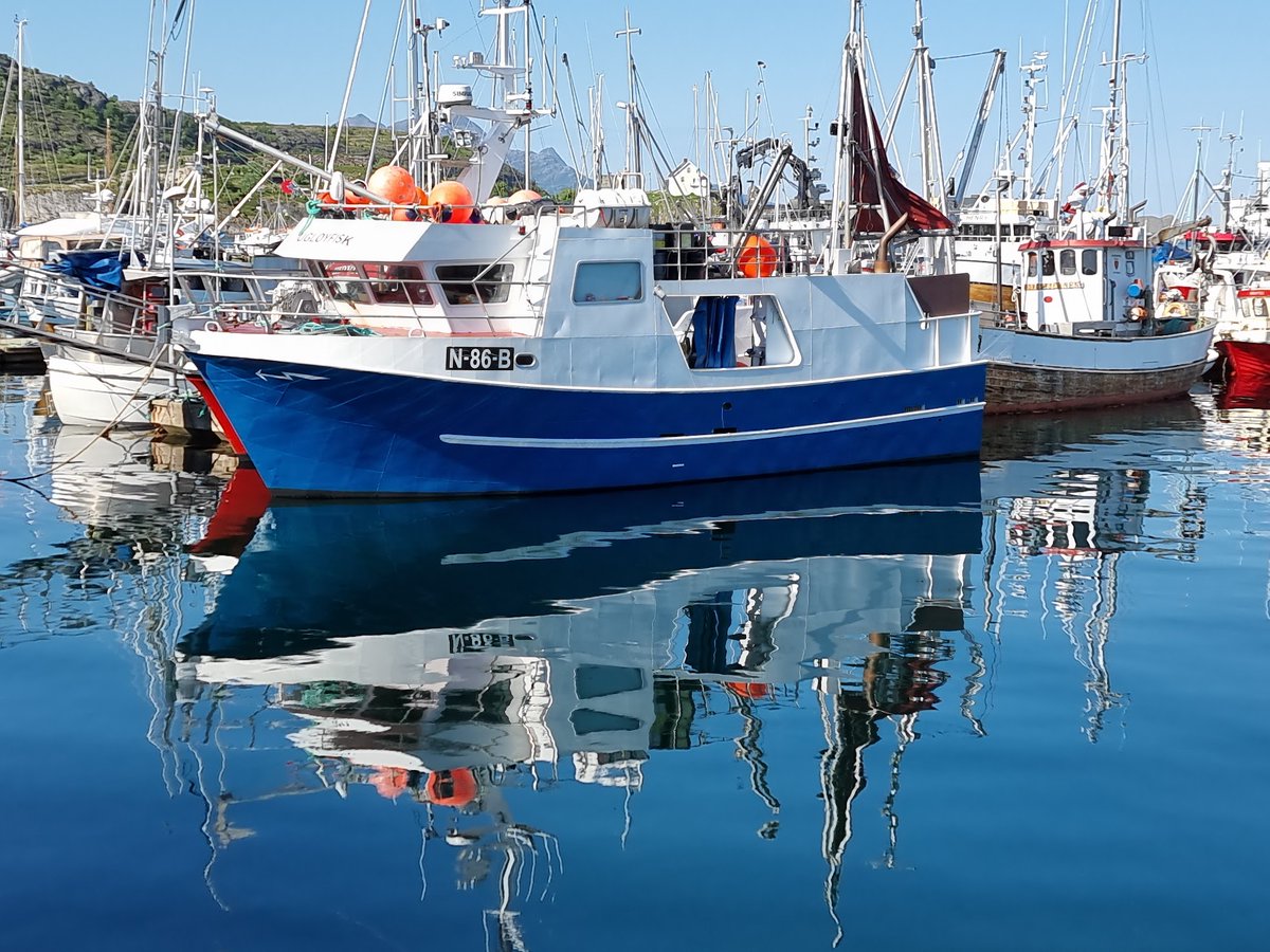 Greetings from a very warm Bodø! Pic taken after our #SSSI side meeting yesterday. #ArcticCongress #Bodø #SvalbardSocialScienceInitiative