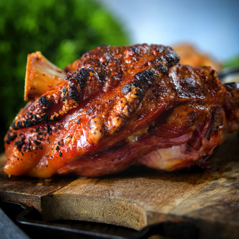 New #recipeoftheday time and a glorious roasted cured ham hock, a rare dish (for me) that feeds more than two but the leftovers are spectacular in everything from sandwiches to soup and pasta!

krumpli.co.uk/roast-ham-hock/