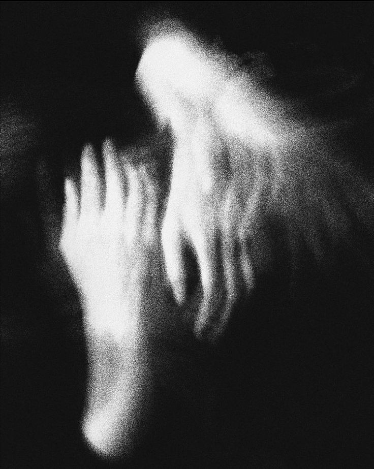 TW: Кошмары, недо-описание пыток, птср вообще мне похуй читайте как есть

Это была одна из "плохих" ночей.
Джейсону казалось что он уже привык и к кошмарам, и к тому что некоторые вещи легко выводят его из равновесия. Просто избегай этого, это же не так сложно?