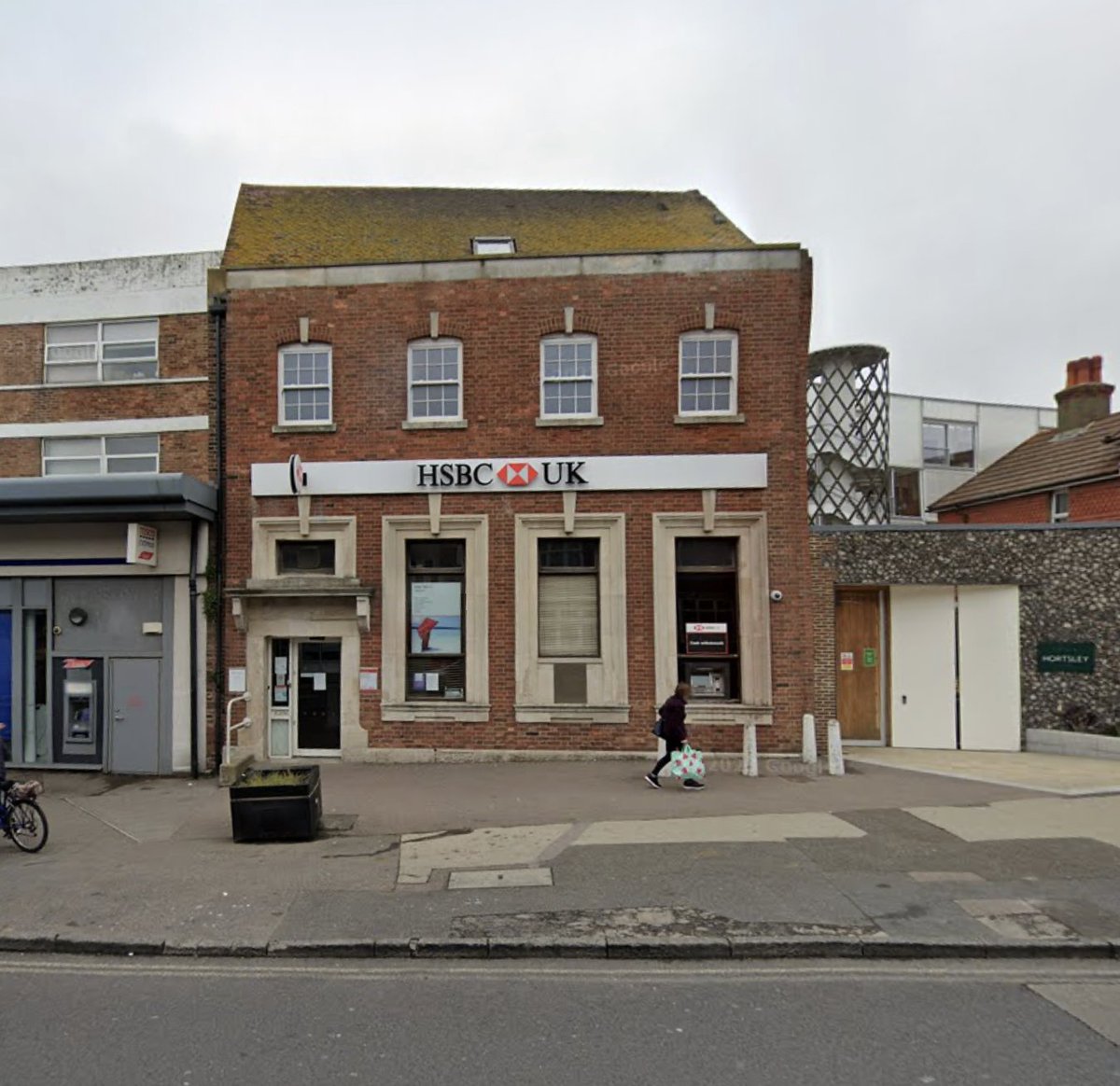 EachEstate's tweet photo. #Office with #Showroom #Shop #Showroom #Gallery #Retail #Restaurant
#BN25 #Seaford
Sutton Park Road To Sell / Let 110 - 1,990 sf
https://t.co/U38NwOVqNR
Arranged over basement, GFs & 1st floors previously..
Near to the junction with Clinton Place.. https://t.co/D6ay0ZHbzk
