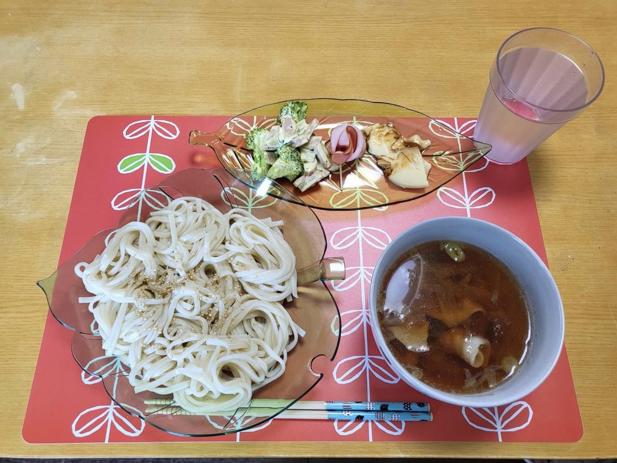 こんにちは
本日のSAKURAGI昼食
肉つけ汁うどん
ブロッコリーカレーマヨ和
プリンです。
ご利用者様の笑顔溢れるグループホーム運営をして参ります。
#グランドわおん熊谷　#グランドわおん行田　#グランドわおん日光　#障がい者グループホーム　#老障介護　grand-waon.jp