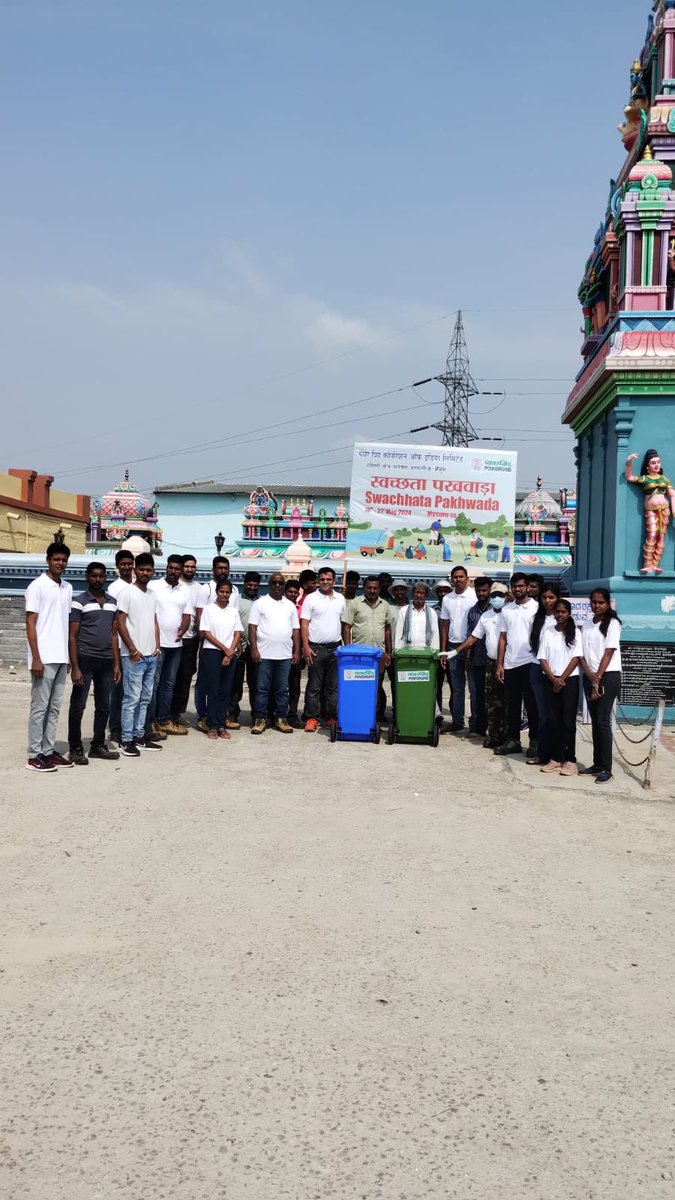 As part of #SwachhtaPakhwada a cleanliness drive was conducted at Balamuri falls near Mysore, Karnataka by POWERGRID employees and their family members. Dustbins were also handed over to the authorities for aiding waste management. #SwachhBharatMission #SwachhBharatAbhiyan