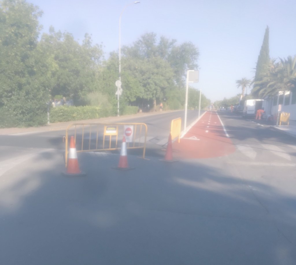 Información de interés!!
Por trabajos de señalización vial, el tramo de Avda de Andalucía entre c/Logroño hasta c/Valladolid estará cortado durante la mañana.
Desvio alternativo por c/ Logroño y hacia centro urbano por la vía de servicio. 
#PoliciaLocal #CercaDeTi